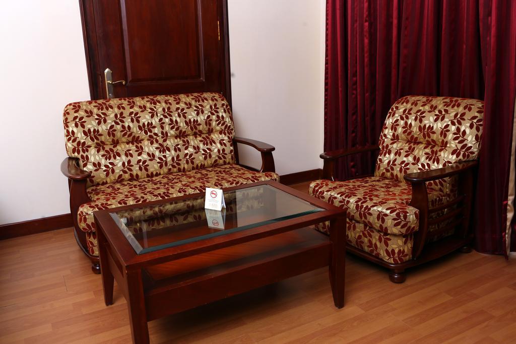 Joys Palace Hotel Thrissur Exterior photo