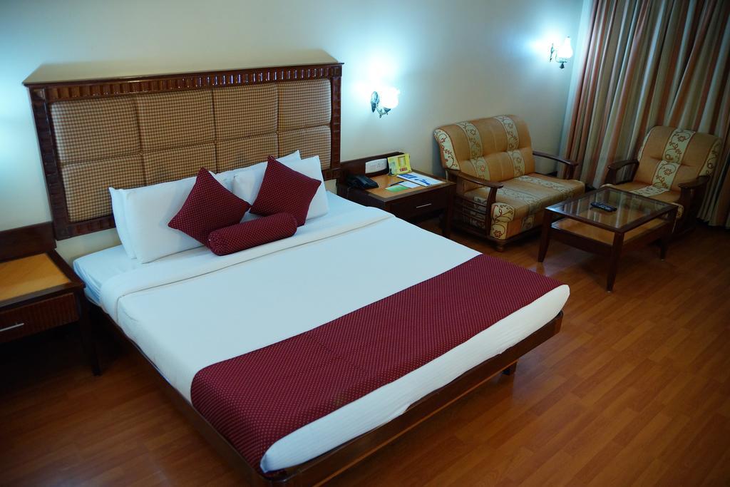 Joys Palace Hotel Thrissur Exterior photo