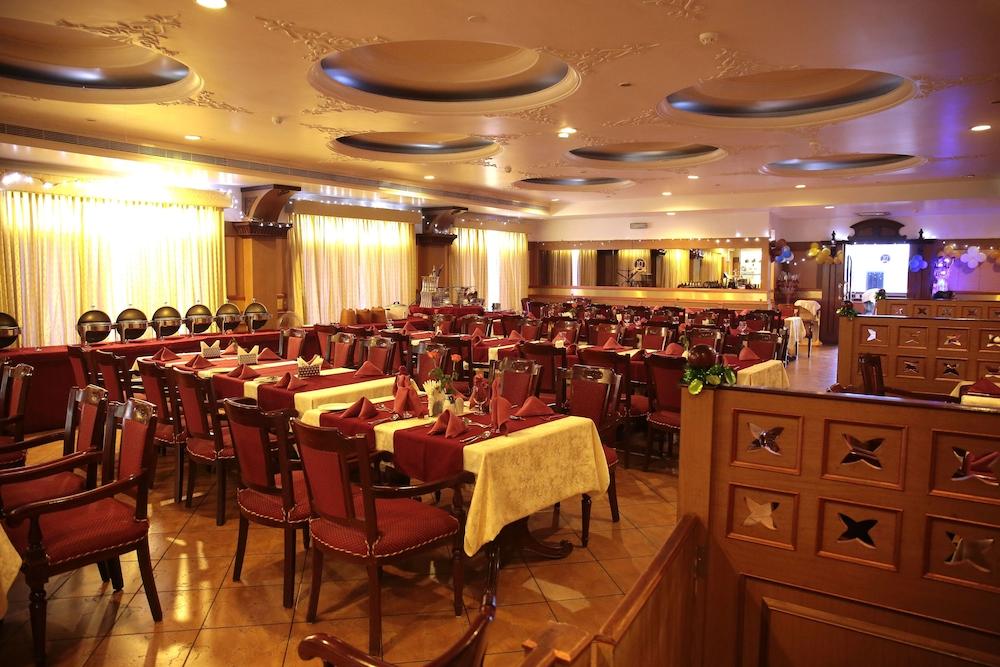 Joys Palace Hotel Thrissur Exterior photo