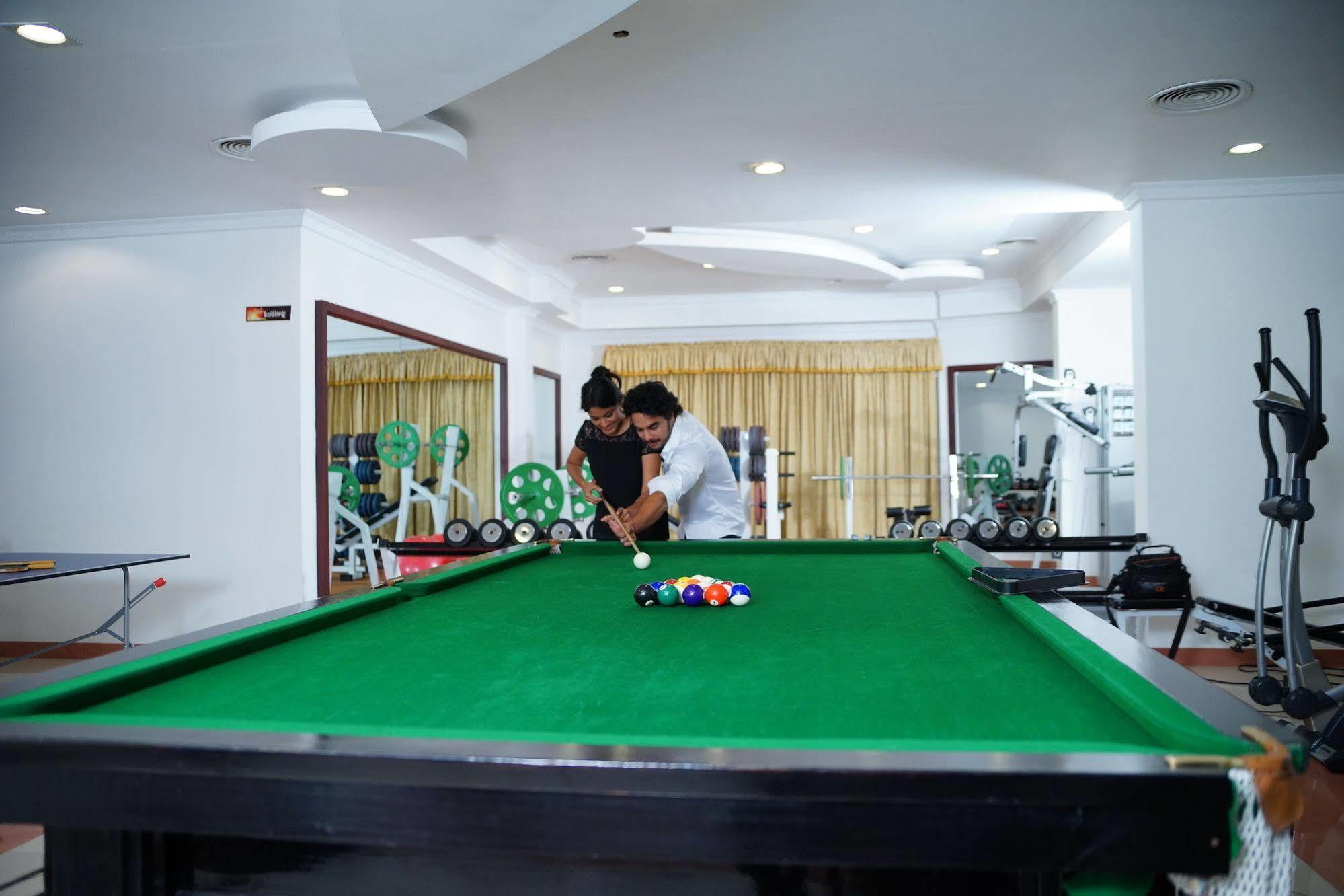 Joys Palace Hotel Thrissur Exterior photo