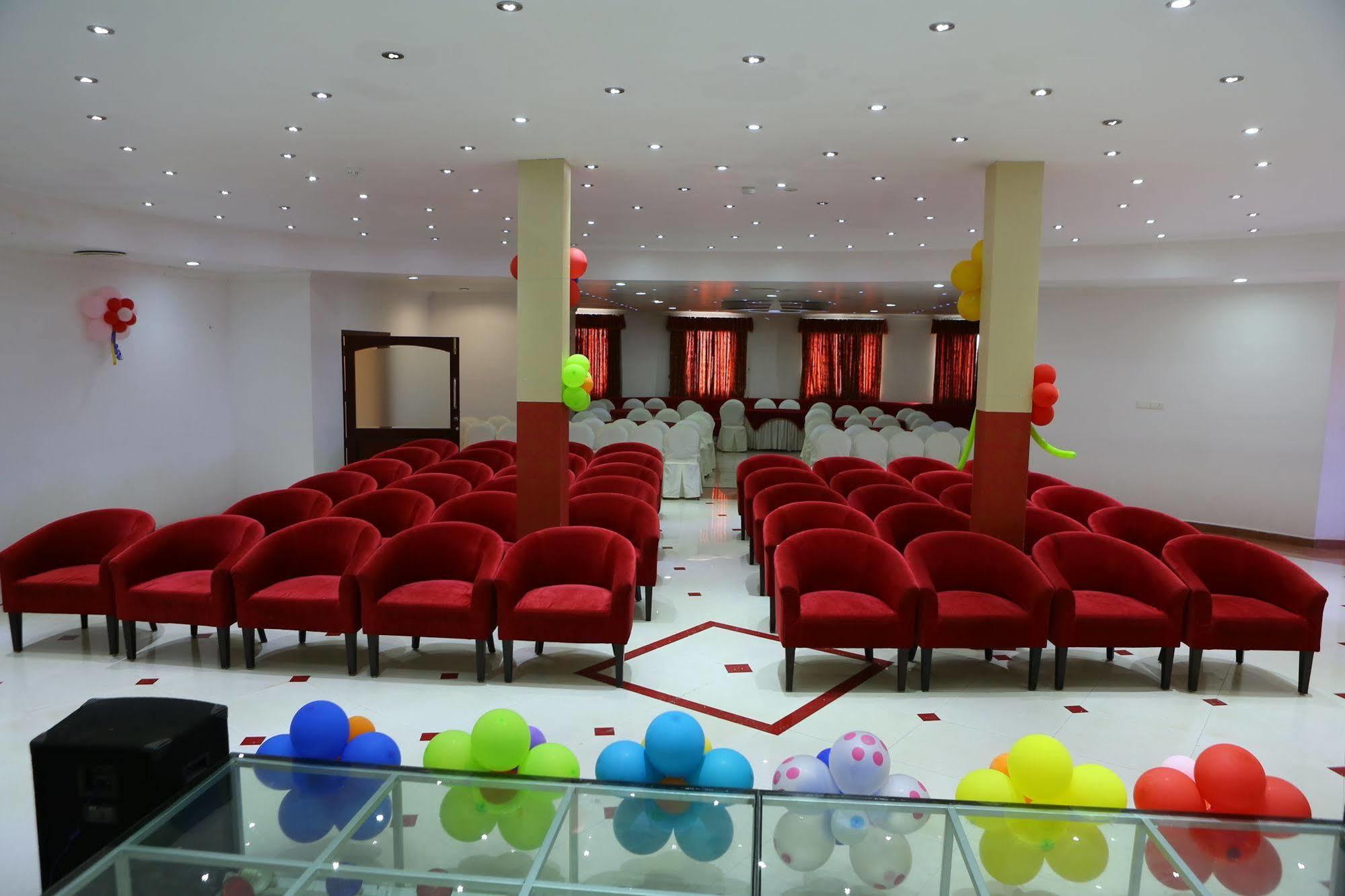 Joys Palace Hotel Thrissur Exterior photo