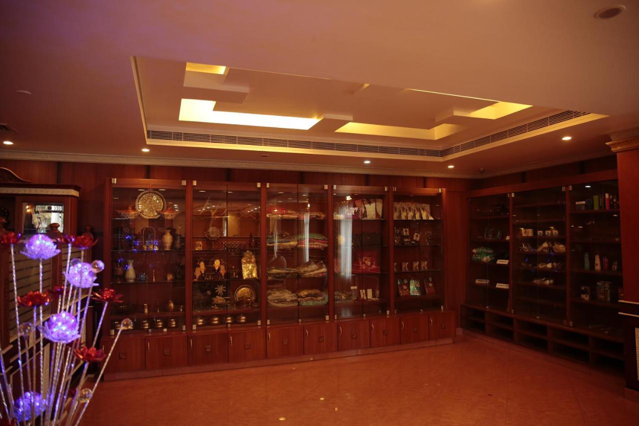 Joys Palace Hotel Thrissur Exterior photo