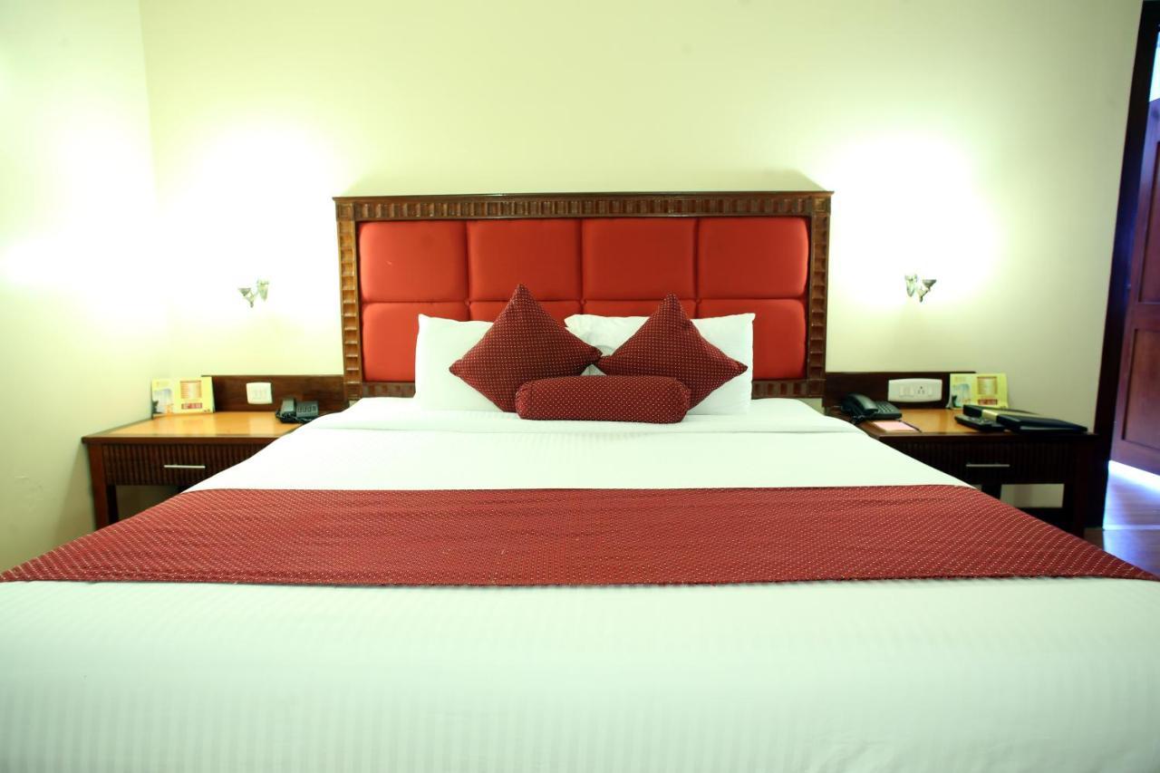 Joys Palace Hotel Thrissur Exterior photo